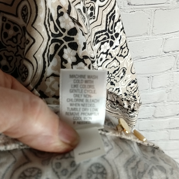 Dana Buchman 3/4 Sleeve Button Front Gold Accent - Picture 4 of 9